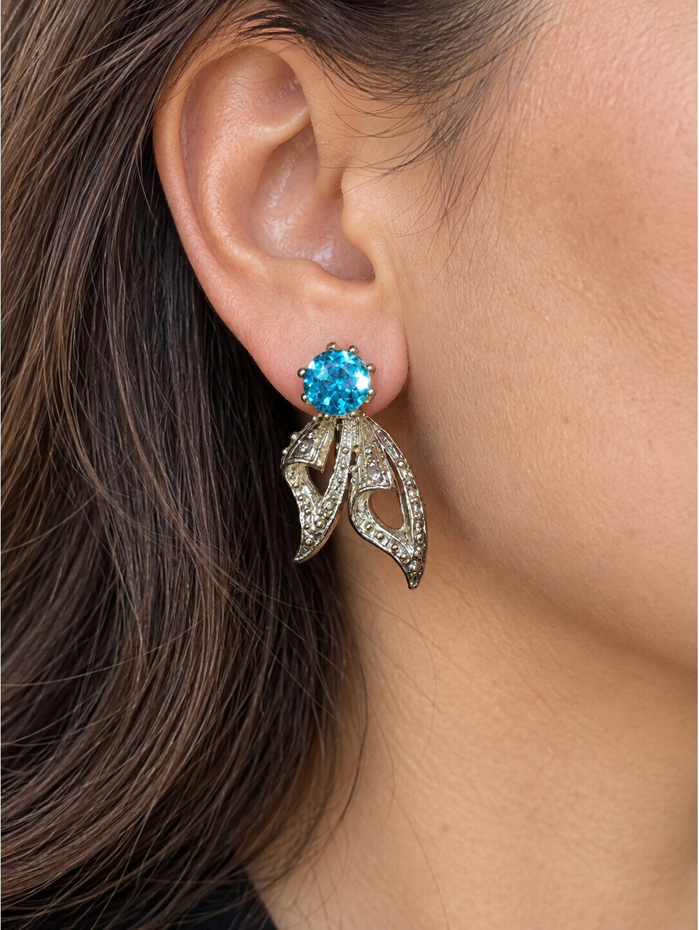 Vintage Aqua Blue Rhinestone Screw Back Dangle Earrings Silver Tone Fan 1.25"
